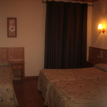 Hostal Pernalle Ериявал Екстериор снимка