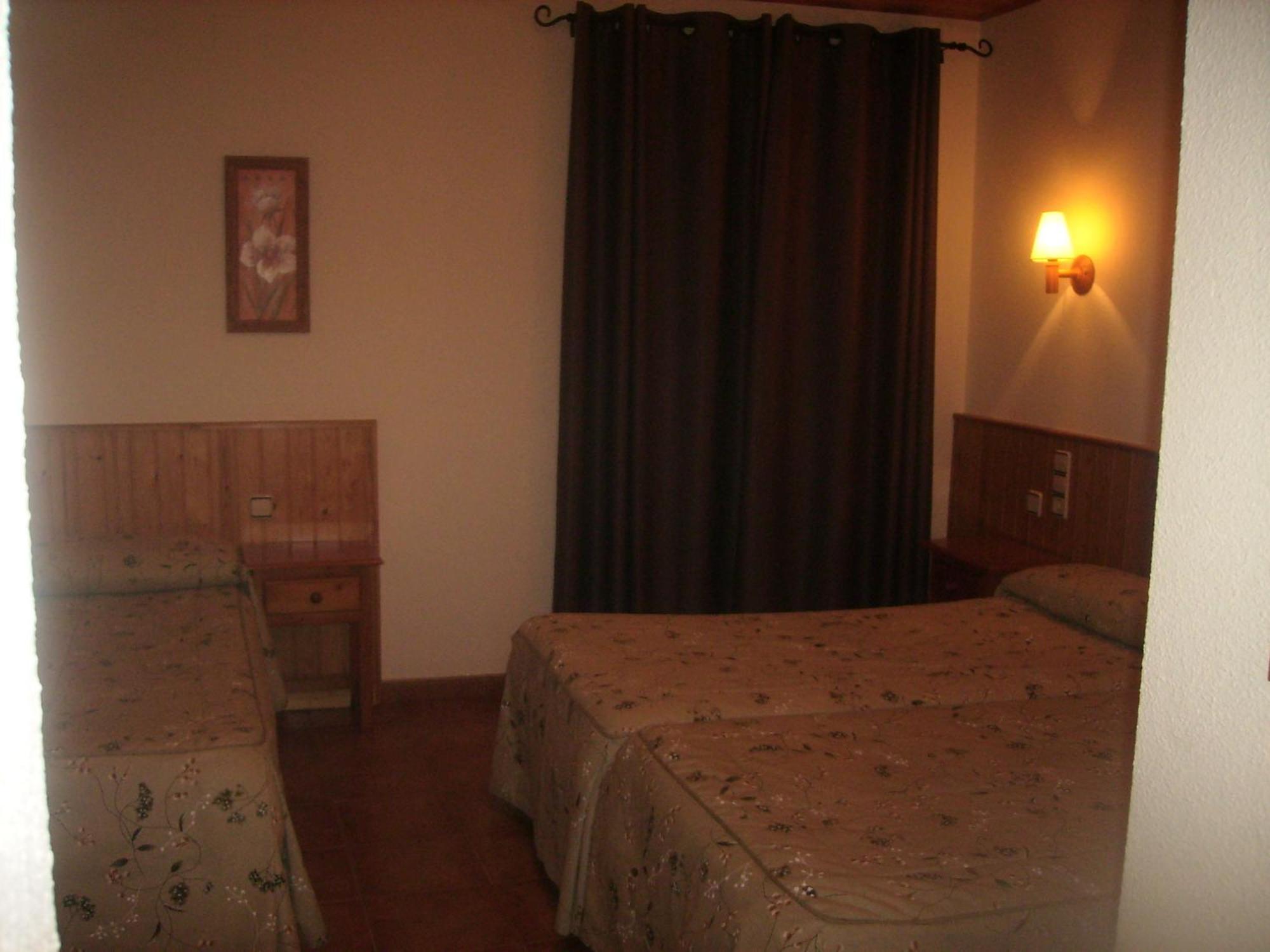 Hostal Pernalle Ериявал Екстериор снимка