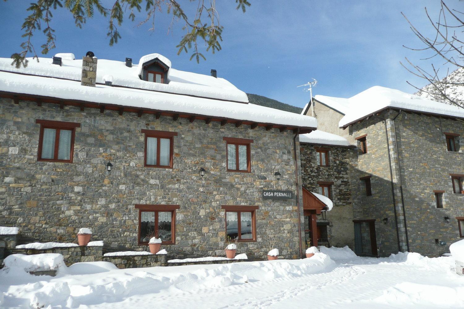 Hostal Pernalle Ериявал Екстериор снимка